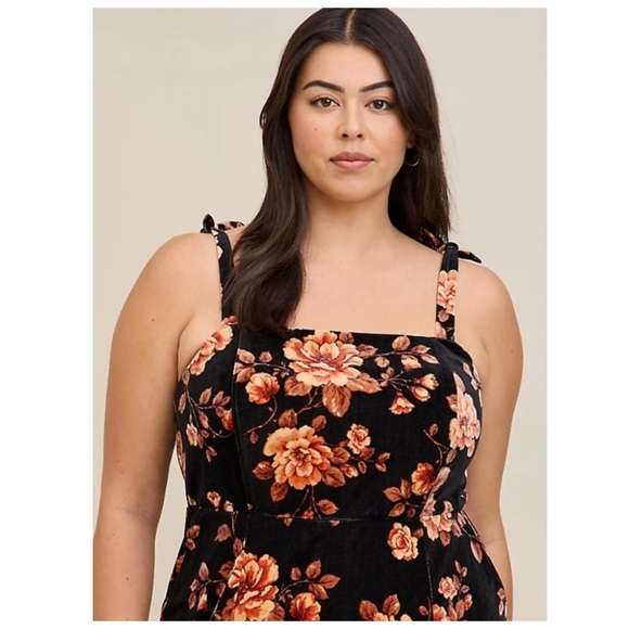 TORRID NWT AT THE KNEE VELVET RUFFLE TIER DRESS - Picture 5 of 6